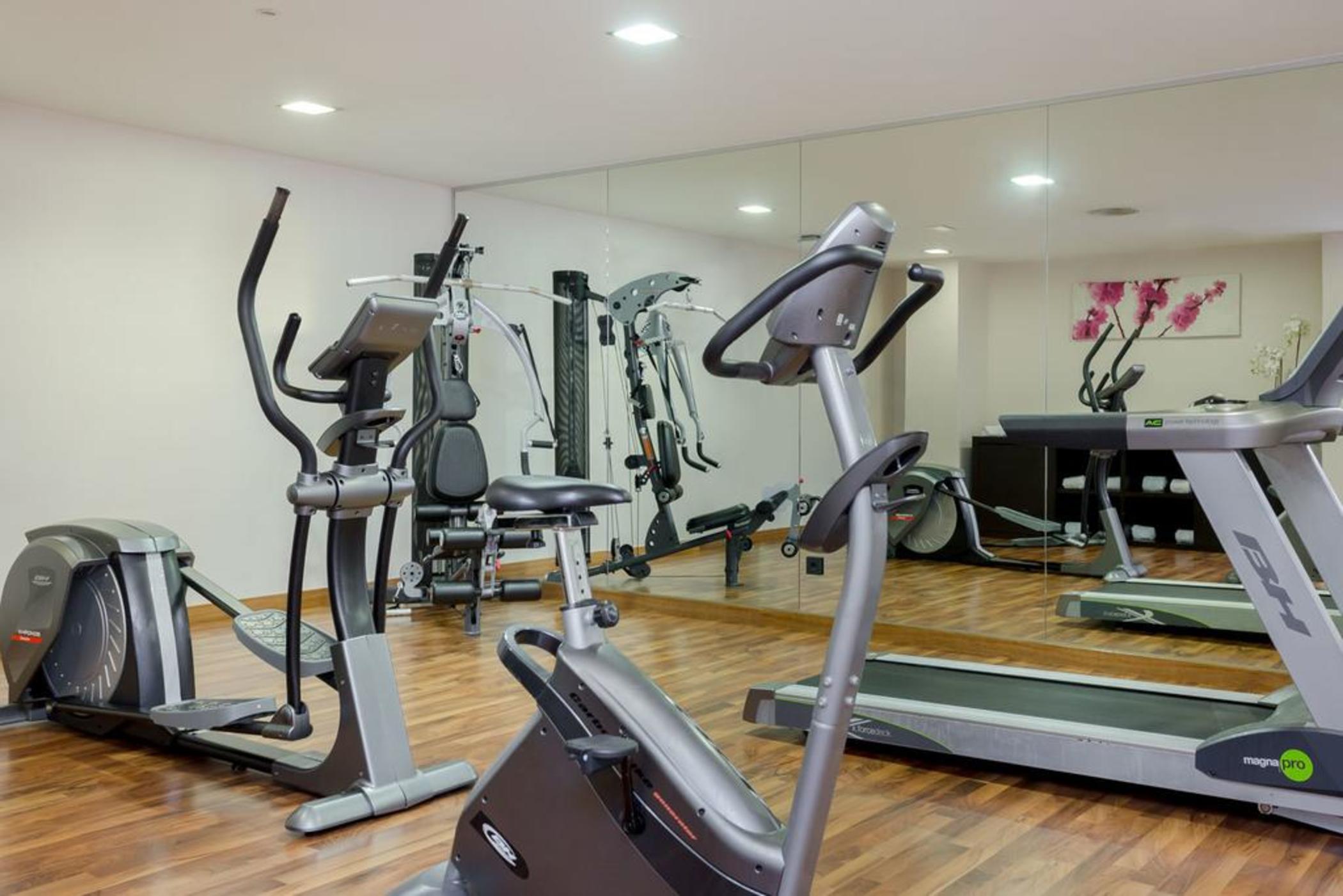 Exe Moncloa Hotel Madrid Luaran gambar