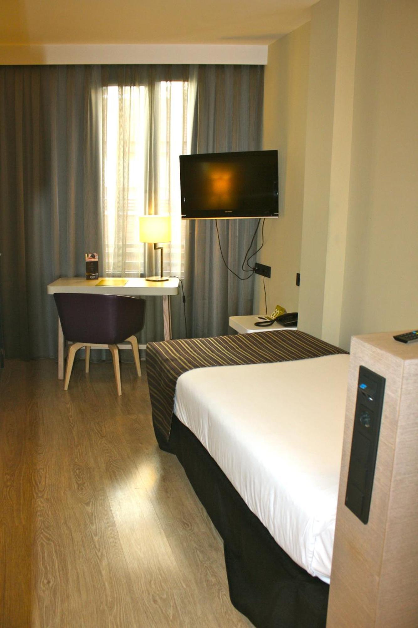 Exe Moncloa Hotel Madrid Bilik gambar