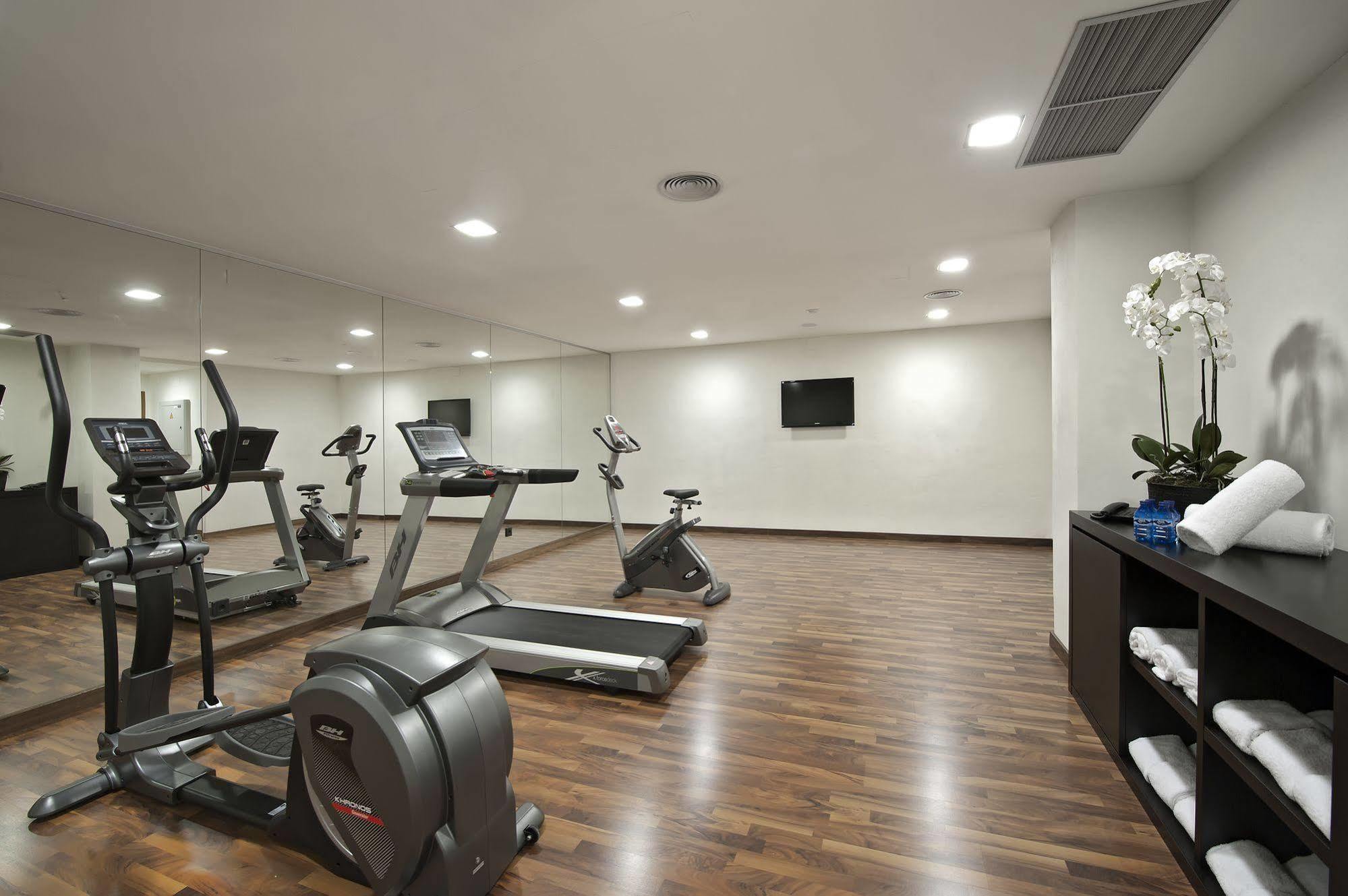 Exe Moncloa Hotel Madrid Luaran gambar