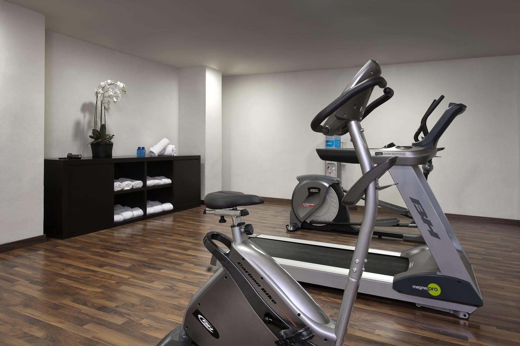 Exe Moncloa Hotel Madrid Luaran gambar